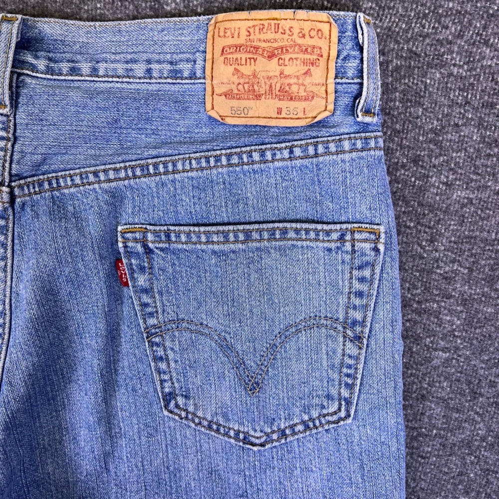 Levis 550 Shorts Mens 36 Relaxed Fit Blue Denim Jean Med Wash Bermuda Casual Dad - Picture 10 of 11